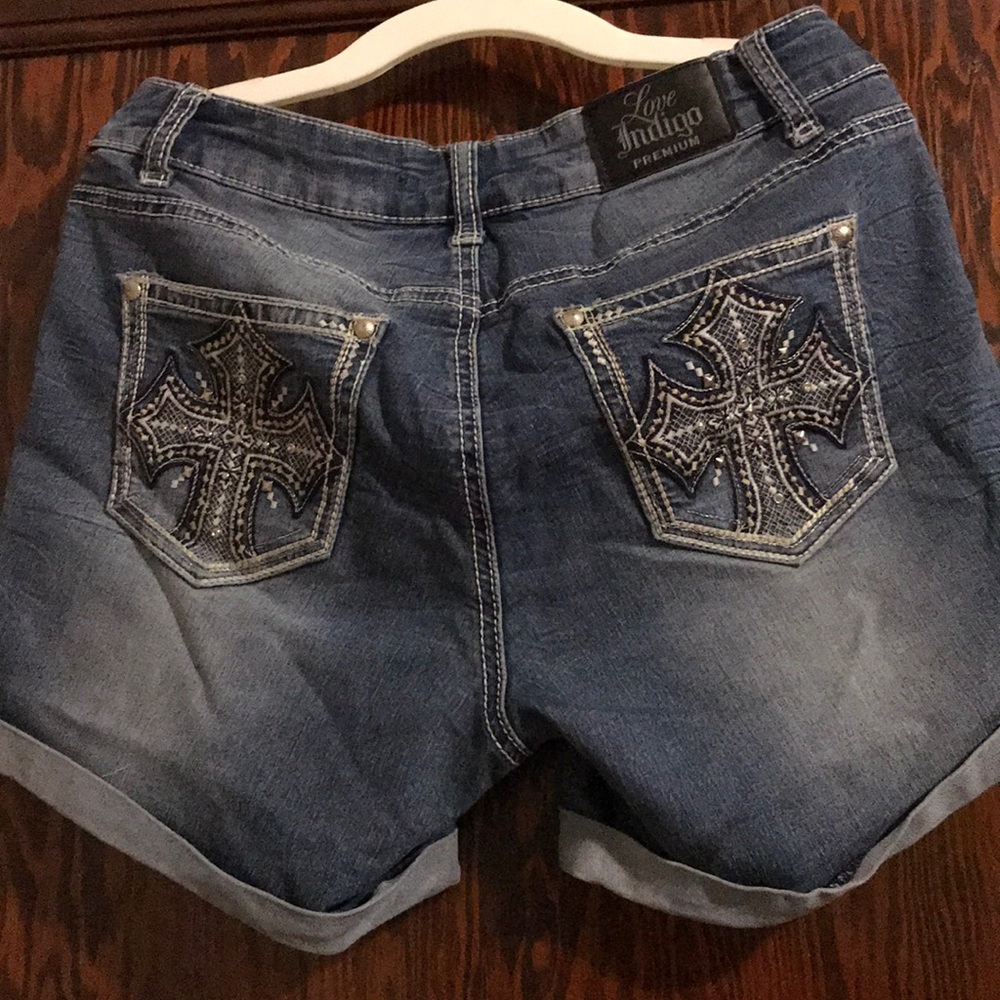 Shorts - Picture 2 of 2